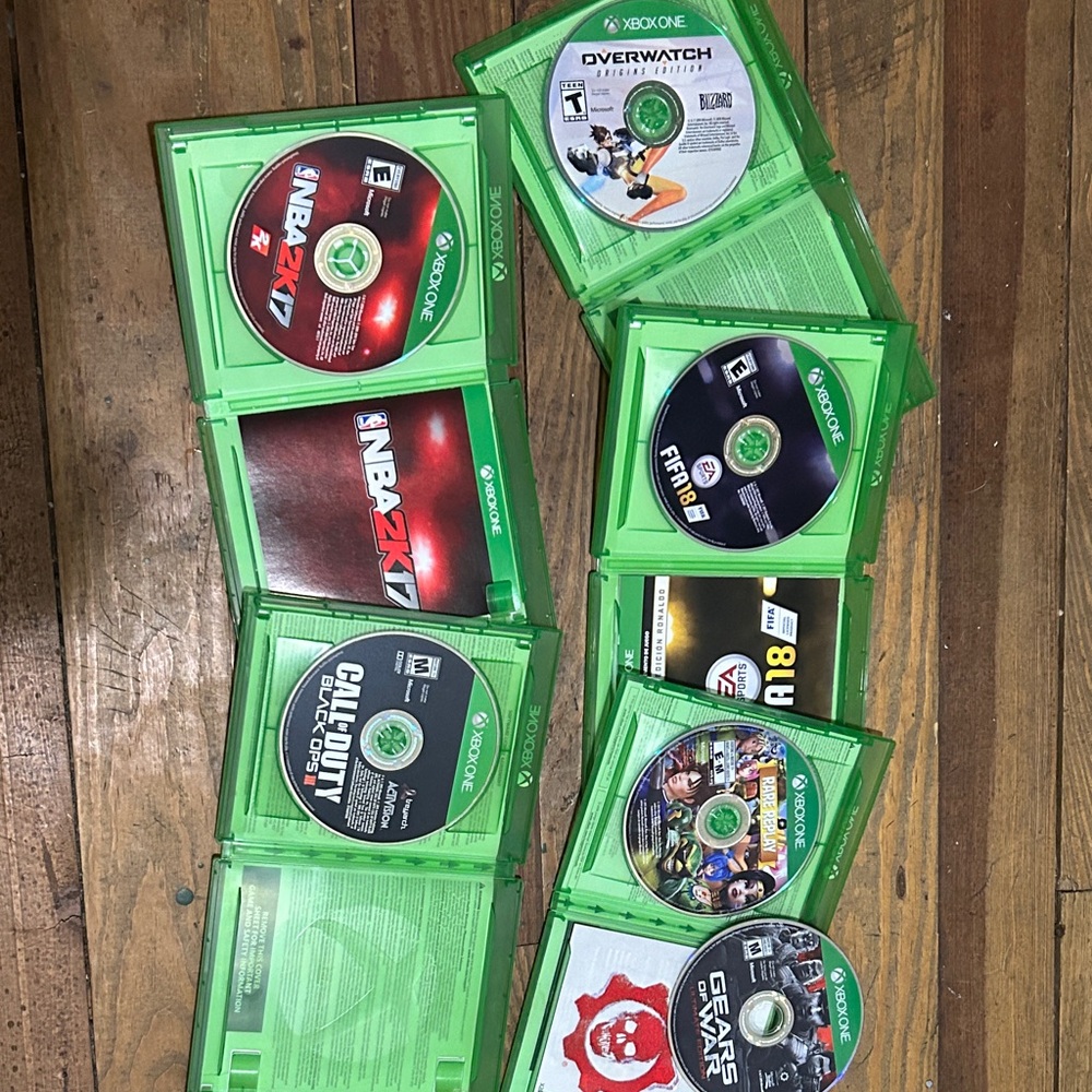 XBOX-One Game Collection - Green Cases - Picture 3 of 6
